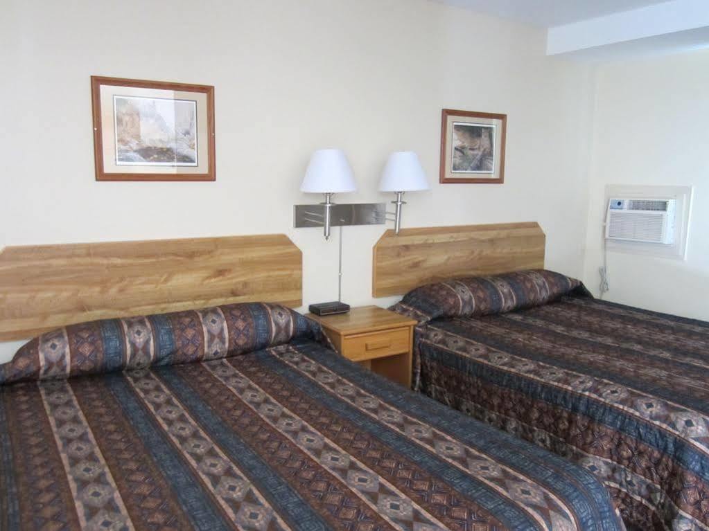 Canada'S Best Value Desert Inn & Suites Cache Creek Exteriér fotografie